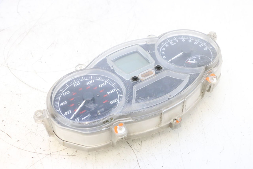 photo de TELLERSTAND PIAGGIO MP3 RL 250 (2006 - 2010) - Zoom op componenten