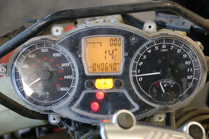 photo de TELLERSTAND PIAGGIO MP3 RL 250 (2006 - 2010) - Zoom op gebruiksstaat