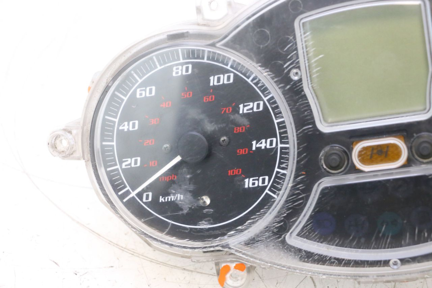 photo de TELLERSTAND PIAGGIO MP3 RL 250 (2006 - 2010) - Zoom op gebruiksstaat