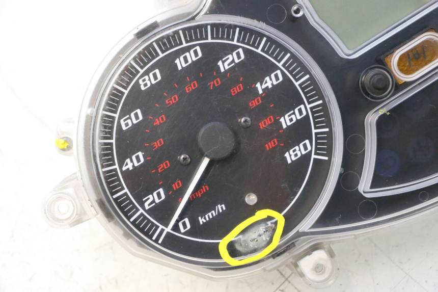 photo de TELLERSTAND PIAGGIO MP3 500 (2011 - 2015) - Focus op structuur