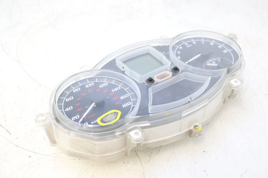 photo de TELLERSTAND PIAGGIO MP3 500 (2011 - 2015) - Bevestigingspunten