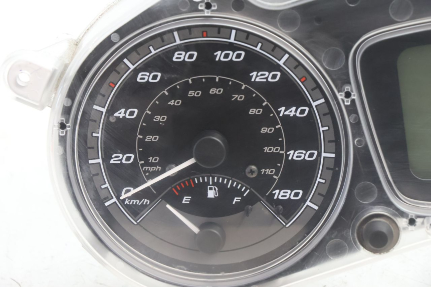 photo de TELLERSTAND PIAGGIO MP3 500 (2016 - 2018) - Zoom op gebruiksstaat