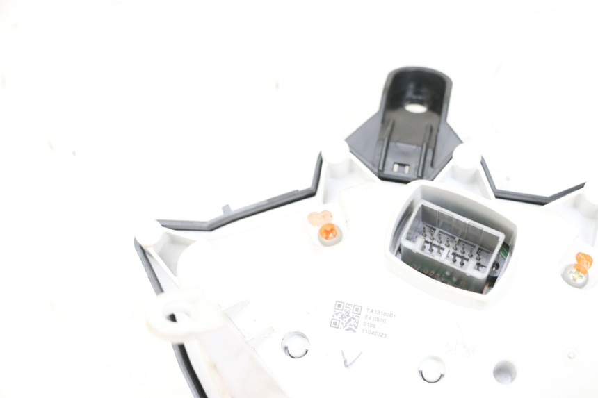 photo de TELLERSTAND YAMAHA NEO'S CORE 1 (2022 - 2026) - Bevestigingspunten