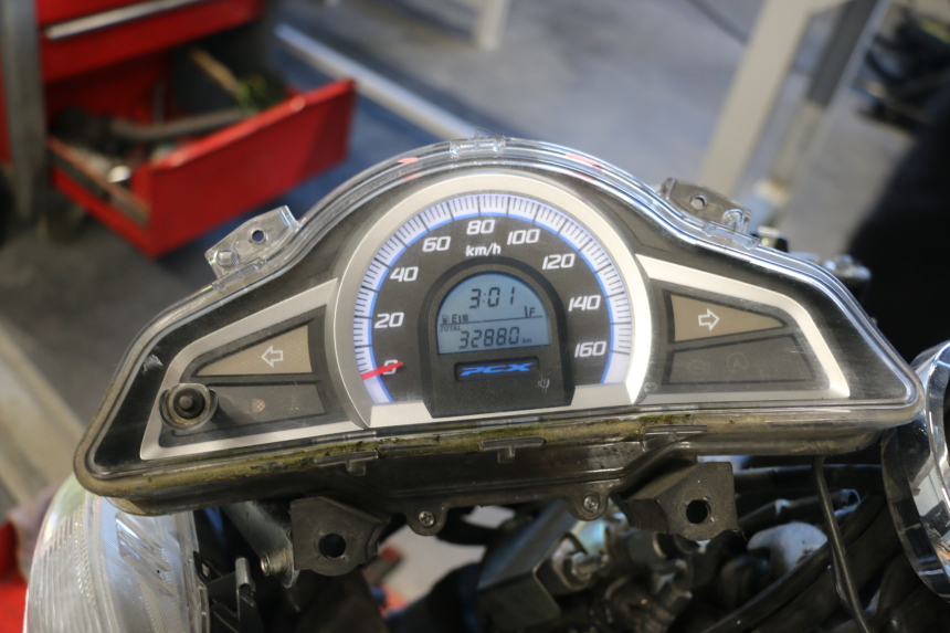 photo de TELLERSTANDMETER HONDA PCX (JF57/JF64) 125 (2014 - 2018) - Zoom op gebruiksstaat