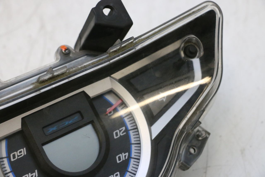 photo de TELLERSTANDMETER HONDA PCX (JF57/JF64) 125 (2014 - 2018) - Andere kijkhoek