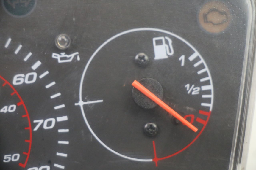 photo de TELLERSTAND PEUGEOT STREETZONE I 2T 50 (2018 - 2020) - Zoom op gebruiksstaat