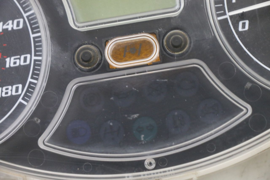 photo de TELLERSTAND PIAGGIO MP3 LT 400 (2007 - 2012) - Overzicht