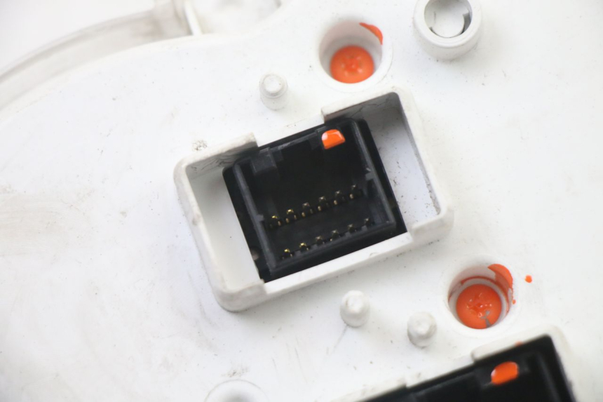 photo de TELLERSTAND PIAGGIO MP3 LT 400 (2007 - 2012) - Markeringen en referenties