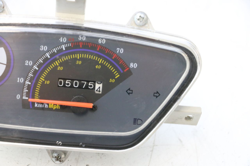 photo de TELLERSTAND TNT MOTOR ROMA 10' 4T 50 (2007 - 2018) - Bevestigingspunten