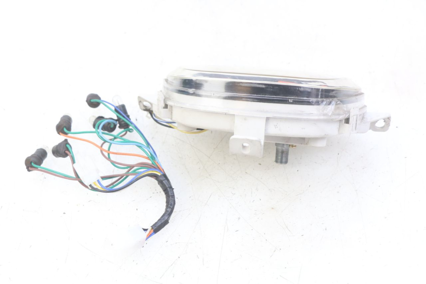 photo de TELLERSTAND JM MOTORS SANTANA 50 (2014 - 2023) - Staat van het oppervlak