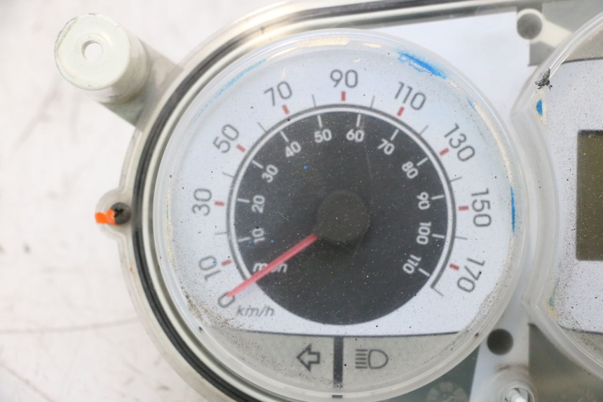 photo de TELLERSTAND PEUGEOT SATELIS COMPRESSOR K15 125 (2006 - 2009) - Profielaanzicht