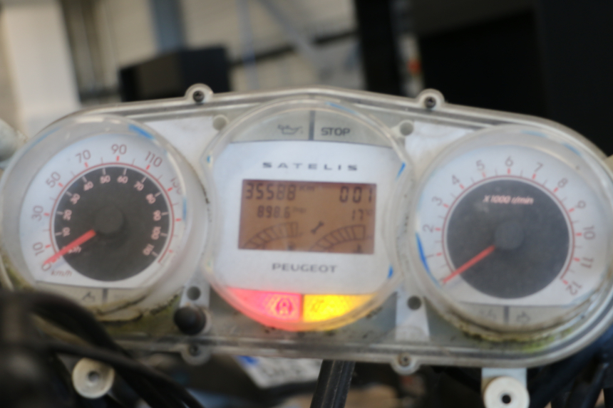 photo de TELLERSTAND PEUGEOT SATELIS COMPRESSOR K15 125 (2006 - 2009) - Technische close-up