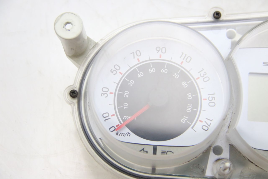 photo de TELLERSTAND PEUGEOT SATELIS 125 (2006 - 2009) - Zoom op gebruiksstaat