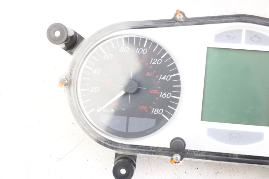 photo de TELLERSTAND PEUGEOT SATELIS 125 (2013 - 2018) - Kenmerkende details