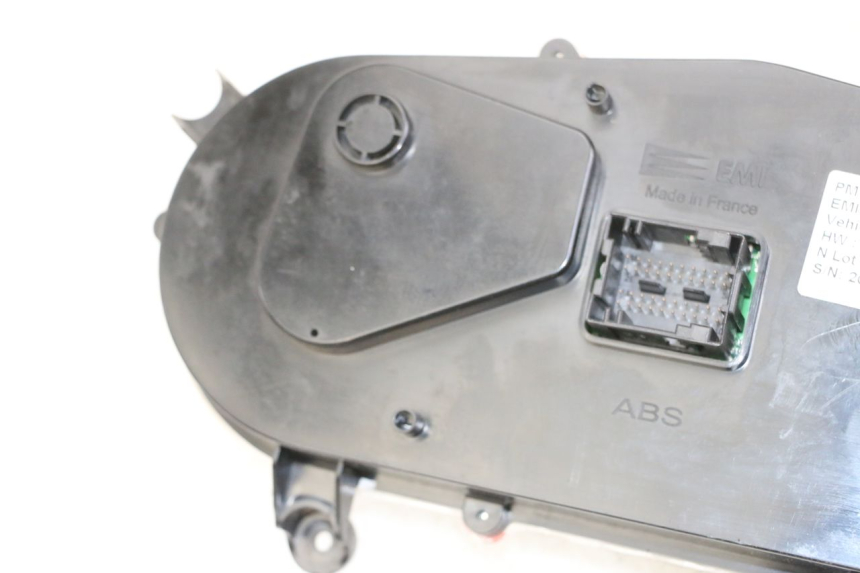 photo de TELLERSTAND PEUGEOT SATELIS 125 (2013 - 2018) - Bevestigingspunten