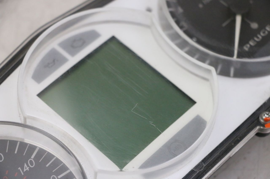 photo de TELLERSTAND PEUGEOT SATELIS 125 (2013 - 2018) - Andere kijkhoek