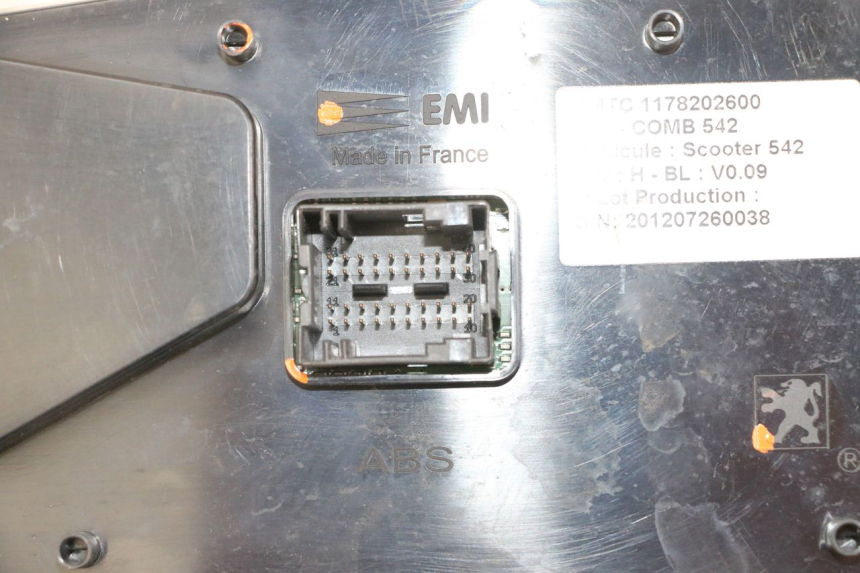 photo de TELLERSTAND PEUGEOT SATELIS 125 (2013 - 2018) - Markeringen en referenties