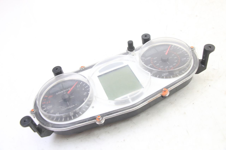 photo de TELLERSTAND PEUGEOT SATELIS 125 (2013 - 2018) - Bevestigingspunten