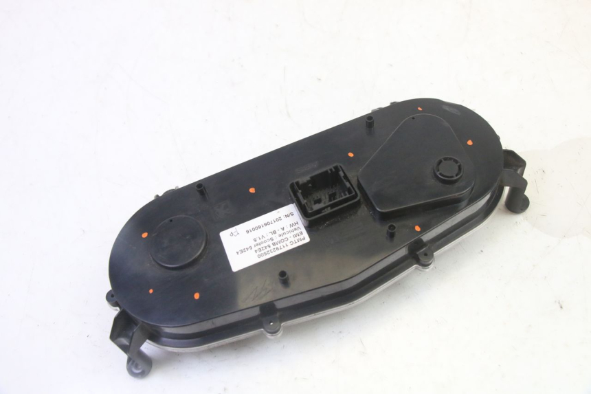 photo de TELLERSTAND PEUGEOT SATELIS 125 (2013 - 2018) - Markeringen en referenties