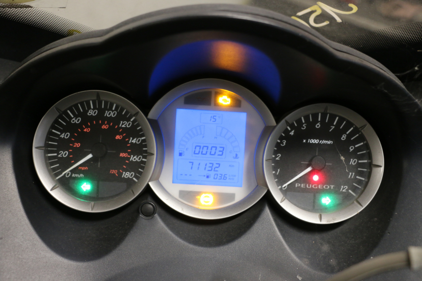 photo de TELLERSTANDMETER PEUGEOT SATELIS 125 (2010 - 2012) - Detail van het onderdeel