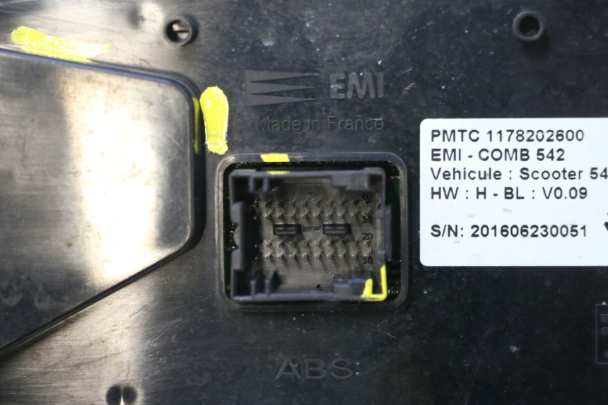 photo de TELLERSTAND PEUGEOT SATELIS 125 (2013 - 2018) - Zoom op componenten