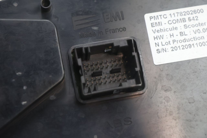 photo de TELLERSTAND PEUGEOT SATELIS 125 (2013 - 2018) - Zoom op componenten