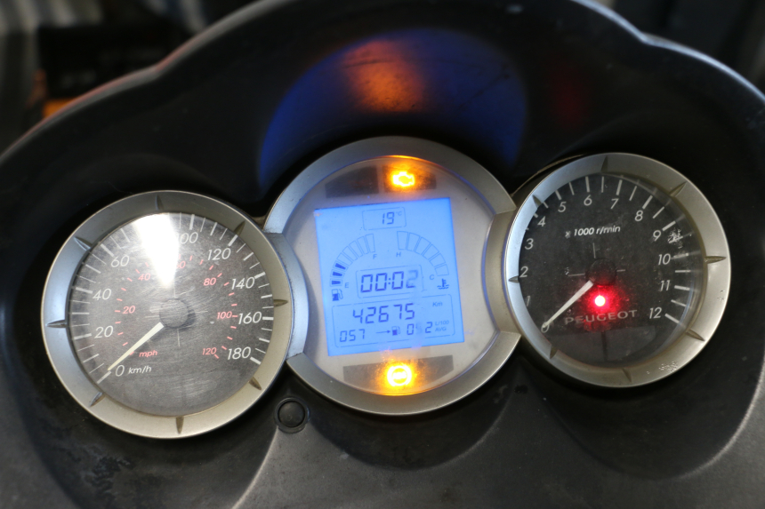 photo de TELLERSTAND PEUGEOT SATELIS 125 (2013 - 2018) - Zoom op gebruiksstaat