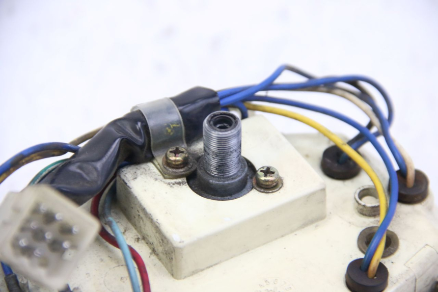 photo de TELLERSTAND APRILIA SCARABEO 4T 50 (2009 - 2017) - Bevestigingspunten