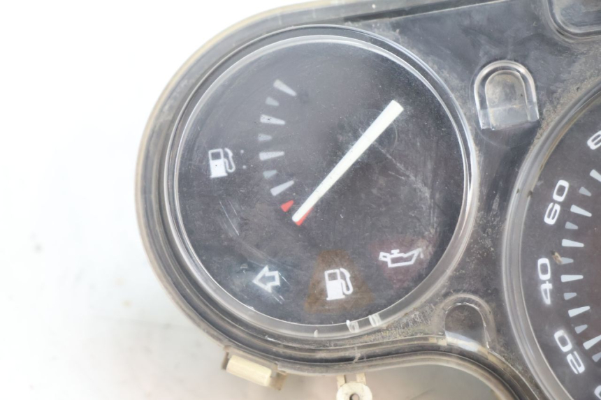photo de TELLERSTAND APRILIA SCARABEO GT 125 (1999 - 2007) - Detail van het onderdeel