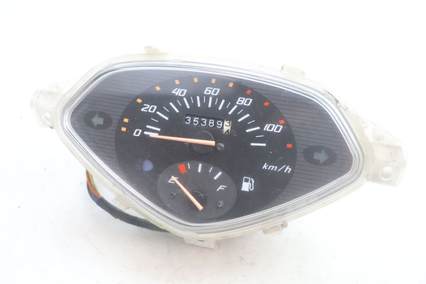 photo de TELLERSTAND HONDA SCV LEAD 100 (2003 - 2007) - Hoofdaanzicht