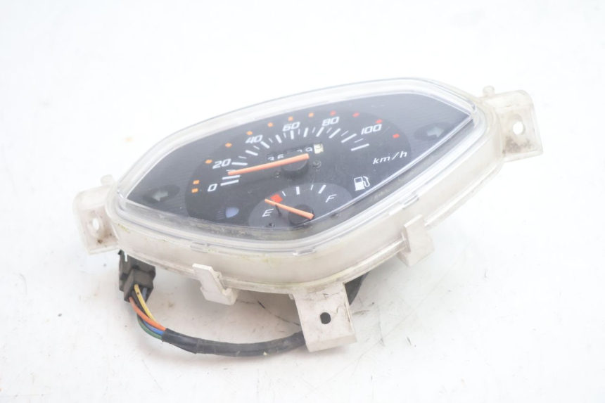 photo de TELLERSTAND HONDA SCV LEAD 100 (2003 - 2007) - Andere kijkhoek