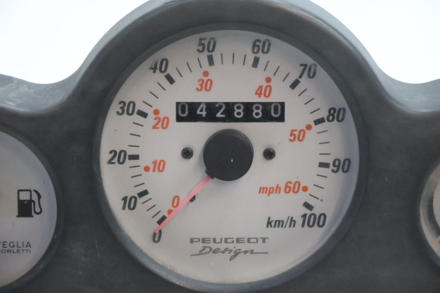 photo de TELLERSTAND PEUGEOT SPEEDFIGHT LC 50 (1996 - 2002) - Zoom op gebruiksstaat