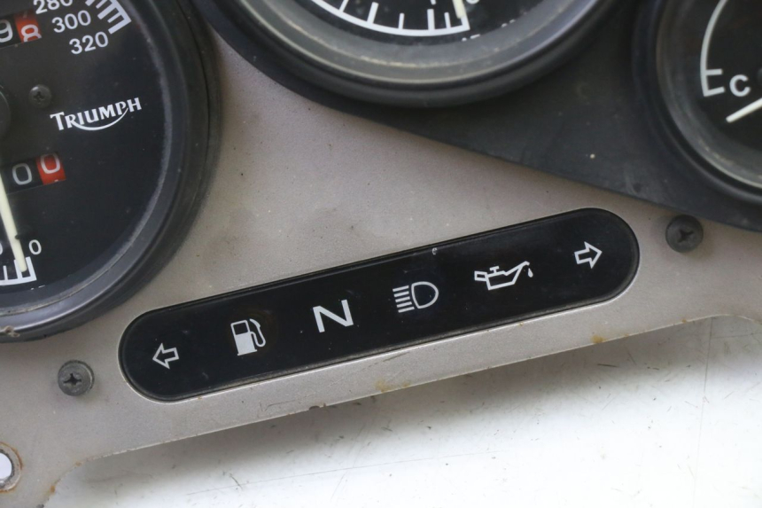 photo de TELLERSTAND TRIUMPH SPRINT 900 (1995 - 1998) - Technische close-up