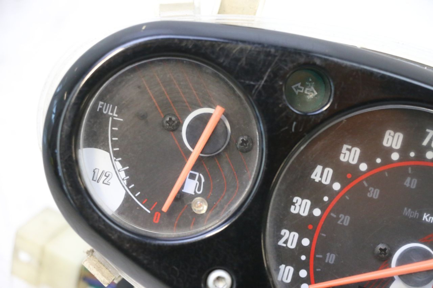 photo de TELLERSTAND APRILIA SR MOTARD 50 (2012 - 2018) - Bevestigingspunten