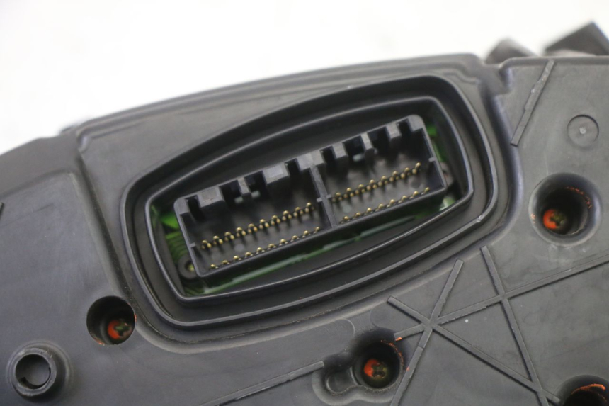 photo de TELLERSTAND HONDA ST PAN EUROPEAN 1300 (2002 - 2013) - Kenmerkende details