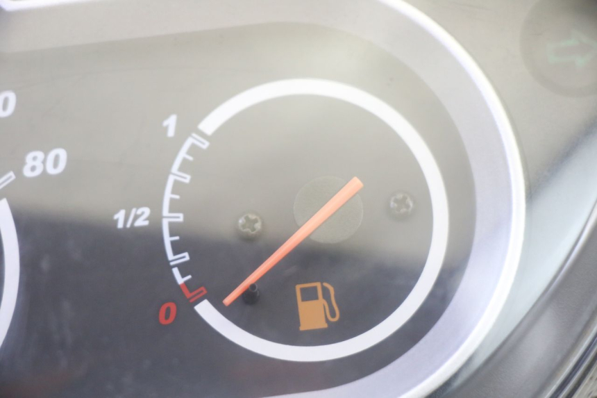 photo de TELLERSTANDMETER PEUGEOT TWEET PRO EFI 4T 50 (2021 - 2022) - Andere kijkhoek