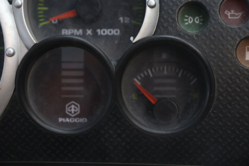 photo de TELLERSTAND PIAGGIO TYPHOON 50 (2000 - 2009) - Andere kijkhoek