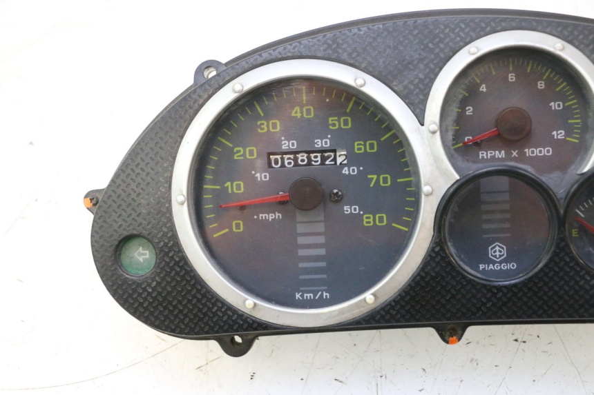 photo de TELLERSTAND PIAGGIO TYPHOON 50 (2000 - 2009) - Kenmerkende details