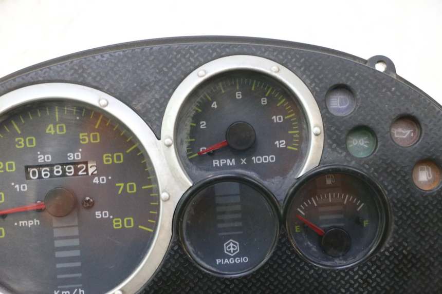 photo de TELLERSTAND PIAGGIO TYPHOON 50 (2000 - 2009) - Zoom op componenten