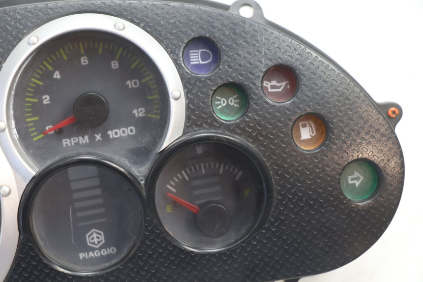 photo de TELLERSTAND PIAGGIO TYPHOON 50 (2000 - 2009) - Zoom op gebruiksstaat