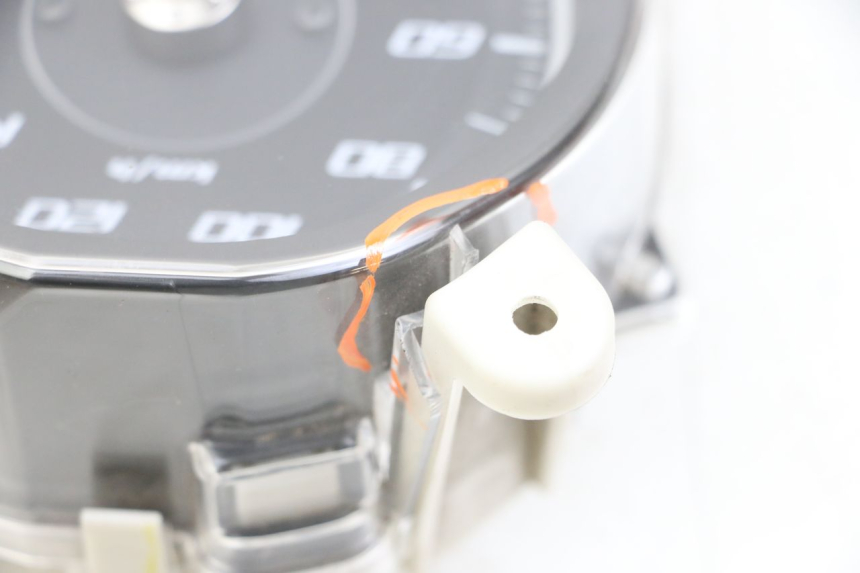 photo de TELLERSTAND YAMAHA XMAX X-MAX ABS 125 (2017 - 2020) - Kenmerkende details