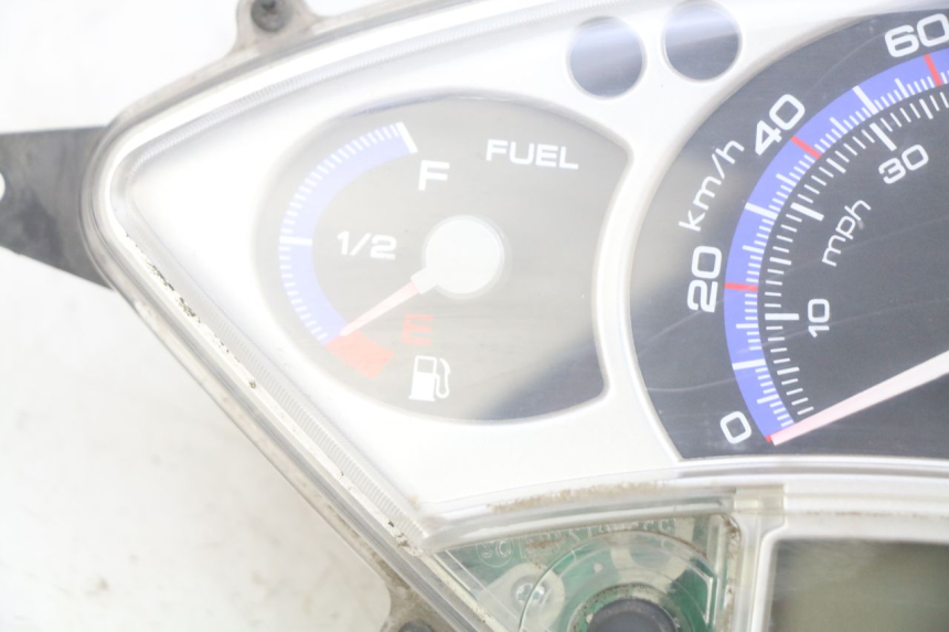 photo de TELLERSTAND YAMAHA XMAX X-MAX 125 (2006 - 2009) - Kenmerkende details