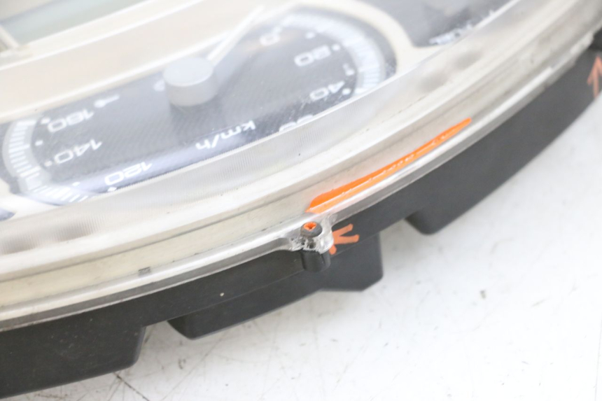 photo de TELLERSTAND YAMAHA XMAX X-MAX 125 (2006 - 2009) - Overzicht