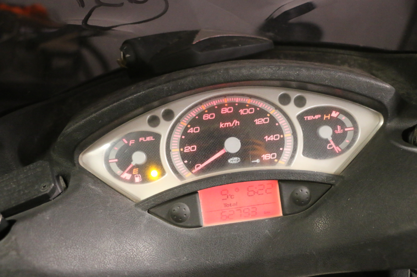 photo de TELLERSTAND YAMAHA XMAX X-MAX 125 (2006 - 2009) - Zoom op gebruiksstaat