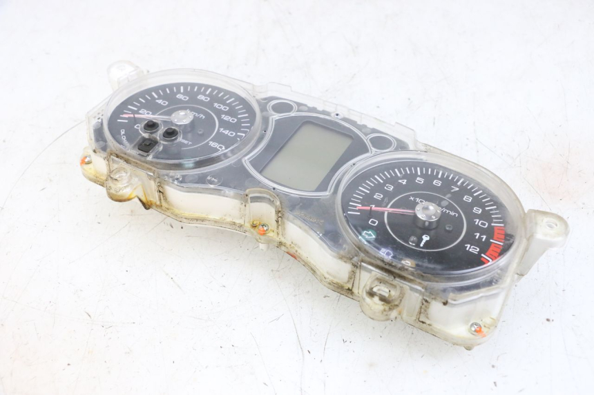 photo de TELLERSTAND YAMAHA X-MAX XMAX 125 (2010 - 2013) - Overzicht