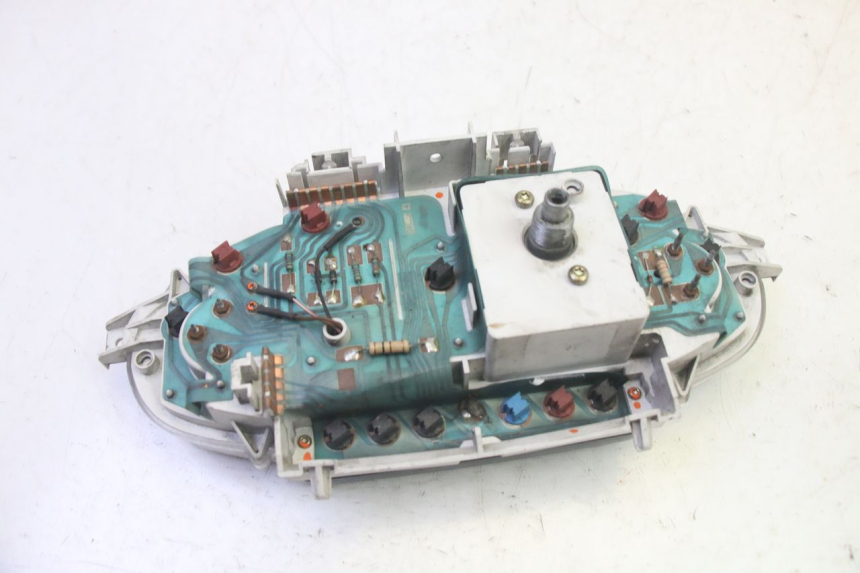 photo de TELLERSTAND PIAGGIO X8 125 (2004 - 2007) - Bevestigingspunten