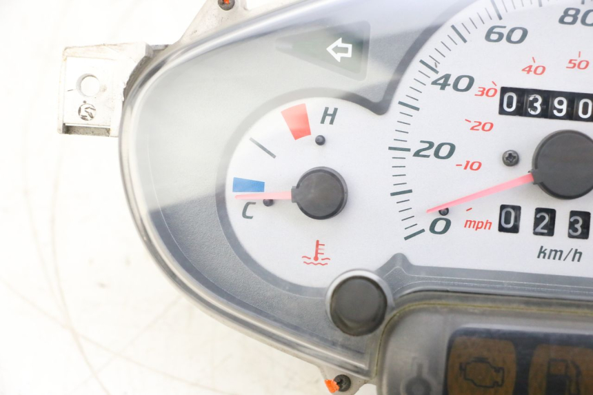 photo de TELLERSTAND PIAGGIO X8 125 (2004 - 2007) - Kenmerkende details