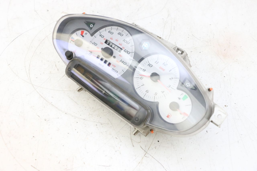 photo de TELLERSTAND PIAGGIO X8 125 (2004 - 2007) - Markeringen en referenties