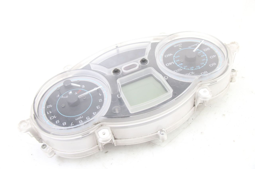 photo de TELLERSTAND PIAGGIO XEVO - X EVO 125 (2007 - 2017) - Bevestigingspunten