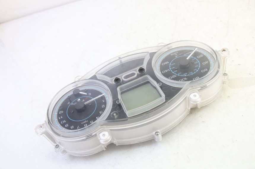 photo de TELLERSTAND PIAGGIO XEVO - X EVO 125 (2007 - 2017) - Bevestigingspunten